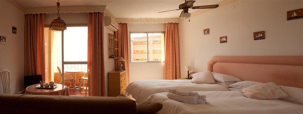 Palm Beach Club Apartamentos Carihuela ตอร์เรโมลิโนส ภายนอก รูปภาพ