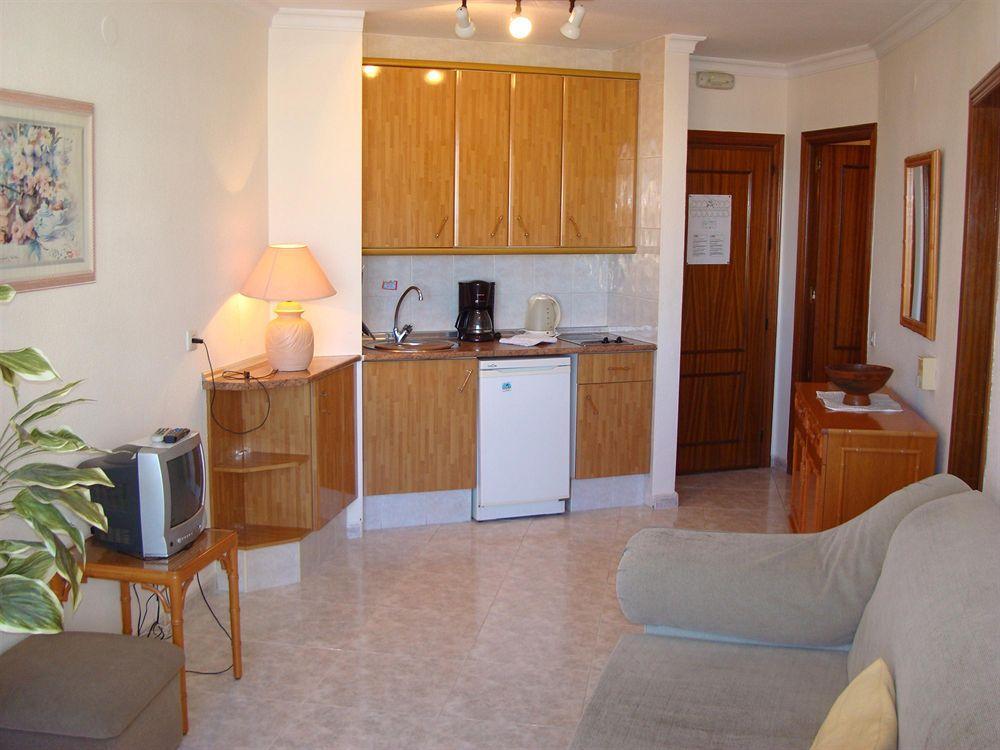 Palm Beach Club Apartamentos Carihuela ตอร์เรโมลิโนส ภายนอก รูปภาพ