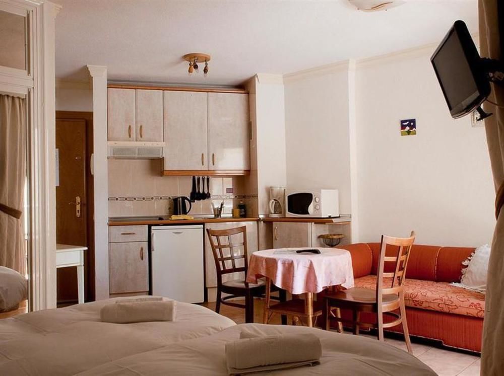 Palm Beach Club Apartamentos Carihuela ตอร์เรโมลิโนส ภายนอก รูปภาพ