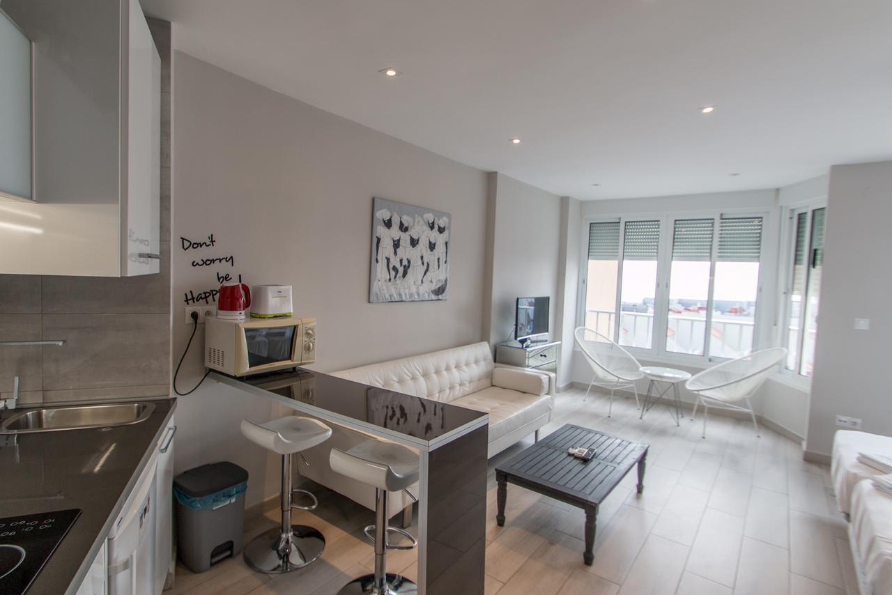 Palm Beach Club Apartamentos Carihuela ตอร์เรโมลิโนส ภายนอก รูปภาพ