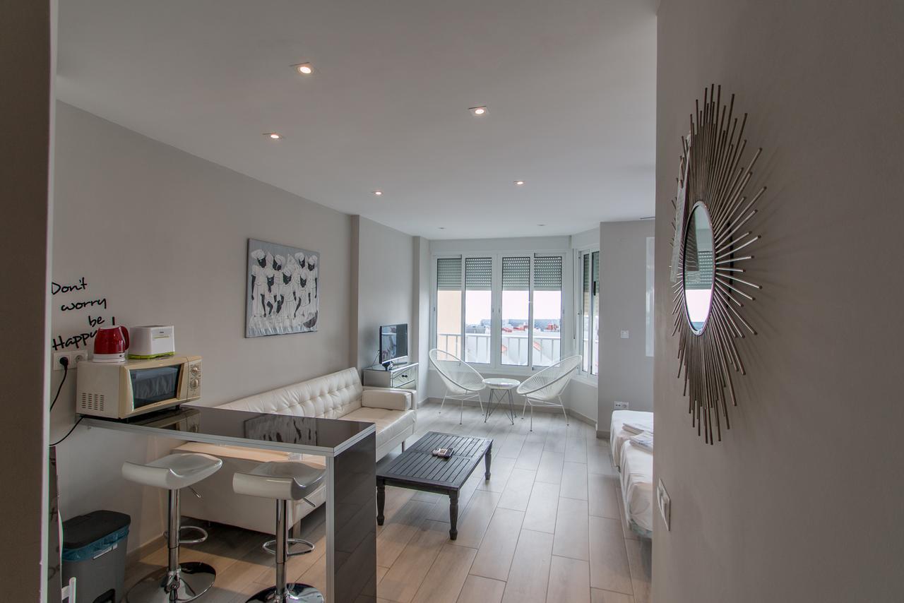 Palm Beach Club Apartamentos Carihuela ตอร์เรโมลิโนส ภายนอก รูปภาพ