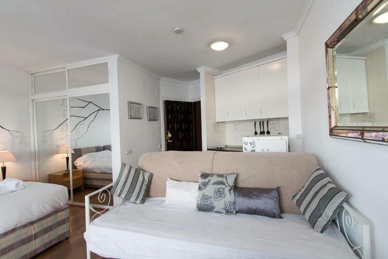 Palm Beach Club Apartamentos Carihuela ตอร์เรโมลิโนส ภายนอก รูปภาพ