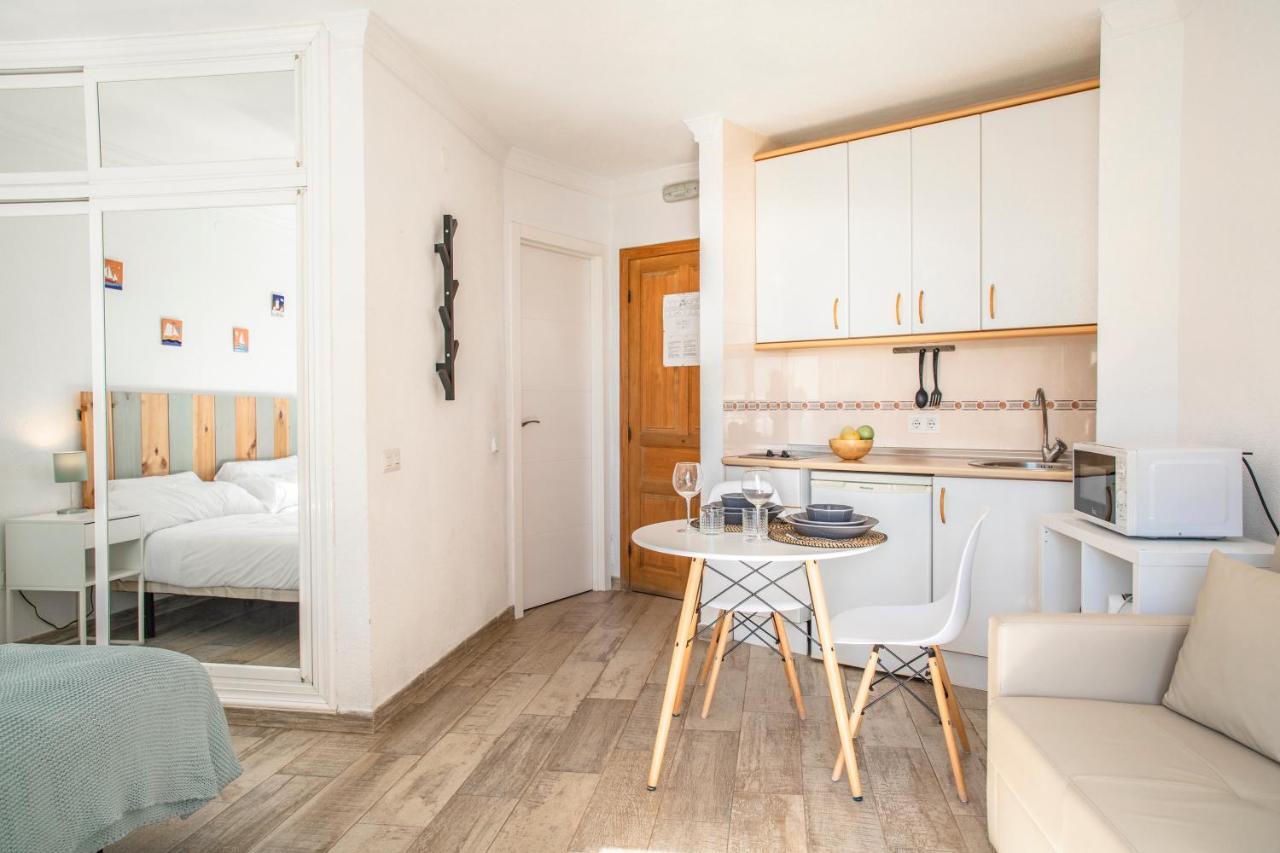 Palm Beach Club Apartamentos Carihuela ตอร์เรโมลิโนส ภายนอก รูปภาพ
