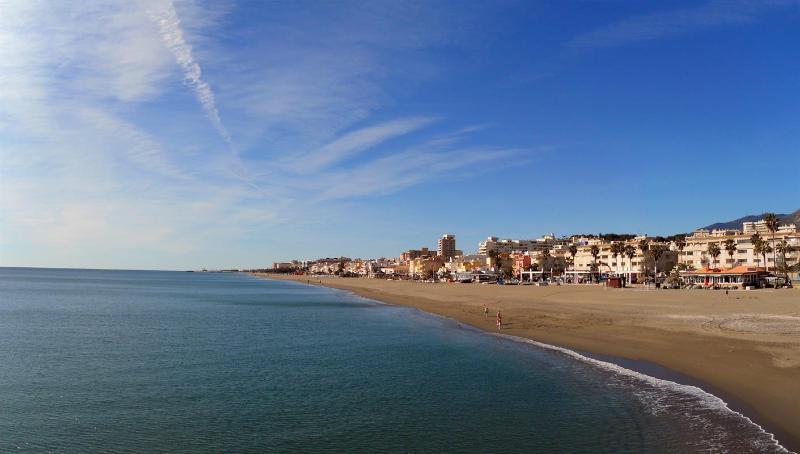 Palm Beach Club Apartamentos Carihuela ตอร์เรโมลิโนส ภายนอก รูปภาพ
